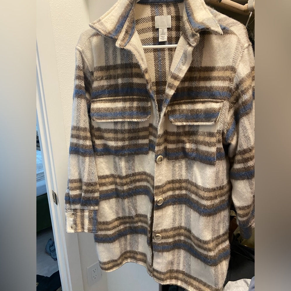 H&M white and blue plaid shacket